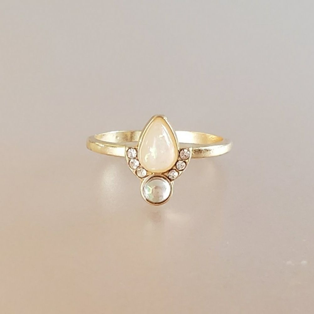 Pear-Cut Opal Fashion Ring